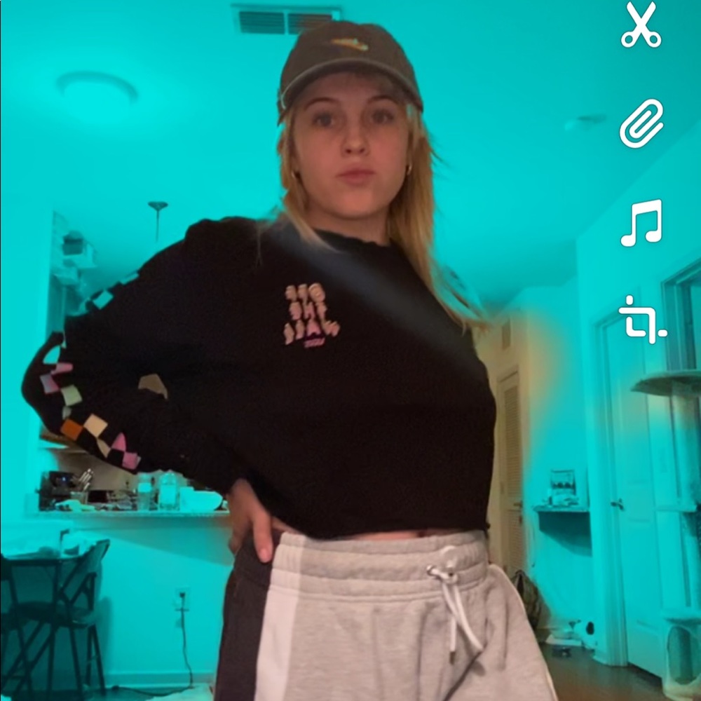 Vans off the wall crop top